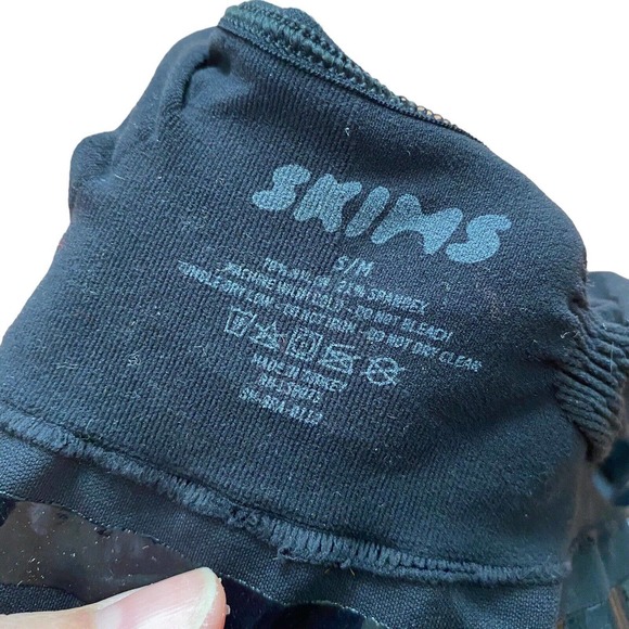 SKIMS Small Medium Bra Bralette Black Solid Stretch Scoop Neck - Picture 2 of 5